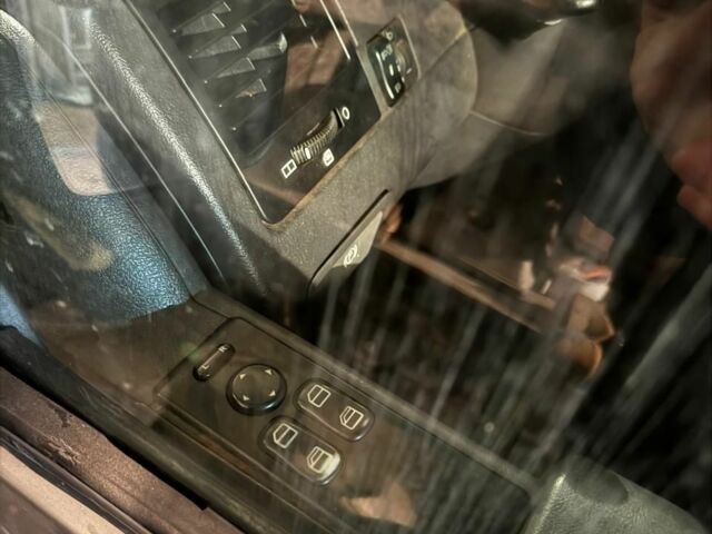 Серый Мерседес Вито, объемом двигателя 0 л и пробегом 299 тыс. км за 5700 $, фото 2 на Automoto.ua