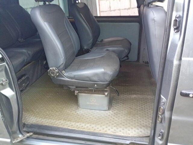 Сірий Мерседес Віто, об'ємом двигуна 2.2 л та пробігом 340 тис. км за 4200 $, фото 16 на Automoto.ua