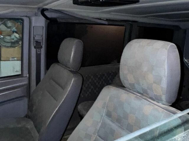 Серый Мерседес Вито, объемом двигателя 0 л и пробегом 299 тыс. км за 5700 $, фото 1 на Automoto.ua