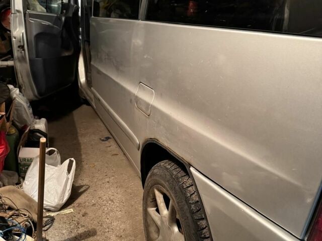 Серый Мерседес Вито, объемом двигателя 0 л и пробегом 299 тыс. км за 5700 $, фото 3 на Automoto.ua