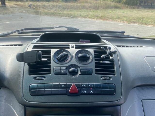 Серый Мерседес Вито, объемом двигателя 2.1 л и пробегом 3 тыс. км за 8000 $, фото 10 на Automoto.ua