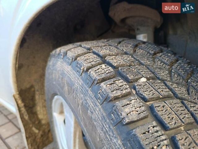 Сірий Мерседес Віто, об'ємом двигуна 2.15 л та пробігом 260 тис. км за 5700 $, фото 15 на Automoto.ua