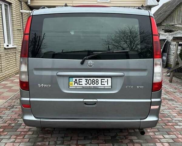 Серый Мерседес Вито, объемом двигателя 2.15 л и пробегом 390 тыс. км за 9000 $, фото 3 на Automoto.ua