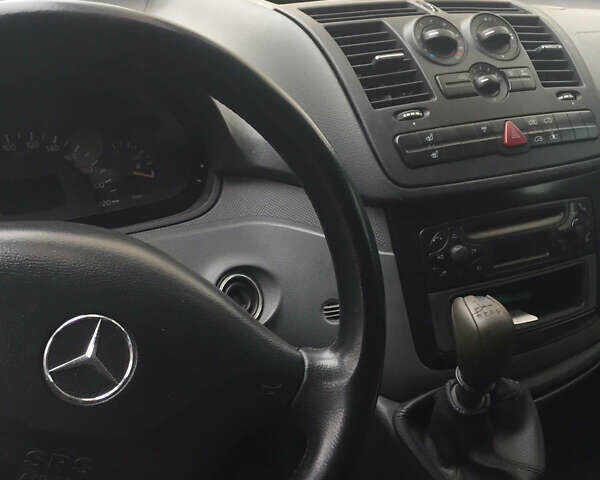 Сірий Мерседес Віто, об'ємом двигуна 2.15 л та пробігом 200 тис. км за 5500 $, фото 3 на Automoto.ua