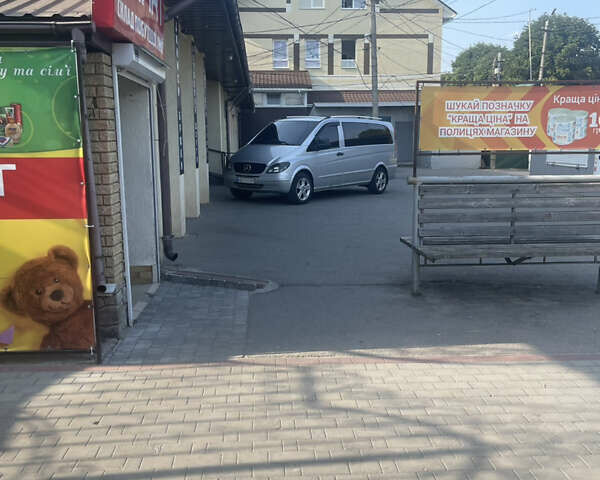 Серый Мерседес Вито, объемом двигателя 2.15 л и пробегом 445 тыс. км за 8500 $, фото 2 на Automoto.ua