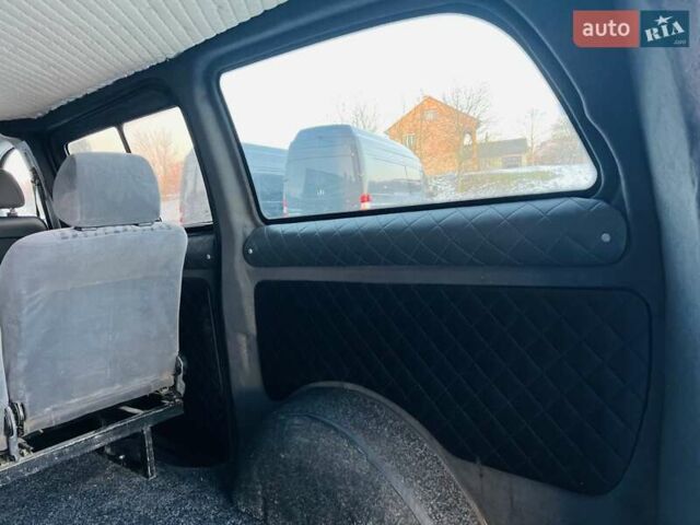 Серый Мерседес Вито, объемом двигателя 2.15 л и пробегом 382 тыс. км за 6950 $, фото 42 на Automoto.ua