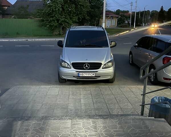 Серый Мерседес Вито, объемом двигателя 2.15 л и пробегом 445 тыс. км за 8500 $, фото 1 на Automoto.ua