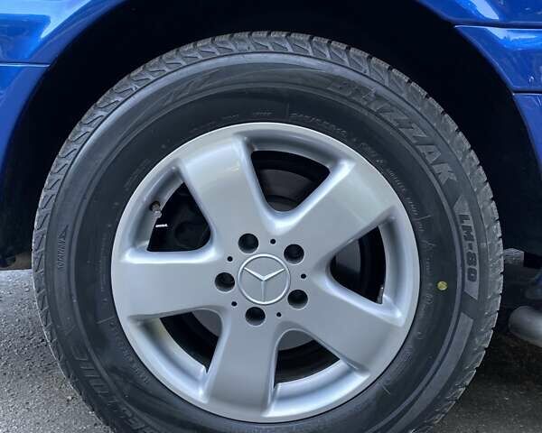 Серый Мерседес Вито, объемом двигателя 2.15 л и пробегом 300 тыс. км за 11999 $, фото 13 на Automoto.ua