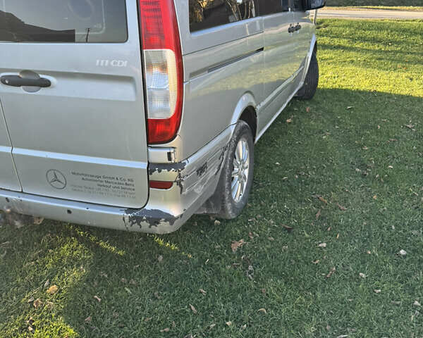 Серый Мерседес Вито, объемом двигателя 2.15 л и пробегом 413 тыс. км за 7000 $, фото 3 на Automoto.ua