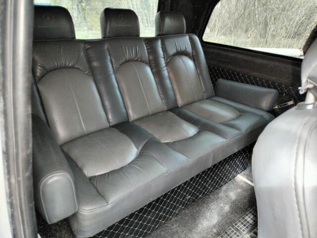 Серый Мерседес Вито, объемом двигателя 2.1 л и пробегом 380 тыс. км за 8700 $, фото 4 на Automoto.ua