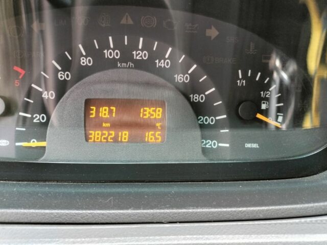 Серый Мерседес Вито, объемом двигателя 2.1 л и пробегом 380 тыс. км за 8700 $, фото 9 на Automoto.ua