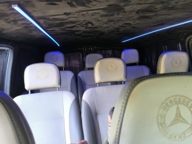 Серый Мерседес Вито, объемом двигателя 2.1 л и пробегом 306 тыс. км за 9300 $, фото 8 на Automoto.ua