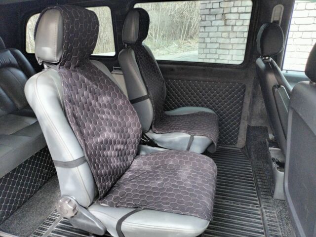 Серый Мерседес Вито, объемом двигателя 2.1 л и пробегом 380 тыс. км за 8700 $, фото 5 на Automoto.ua