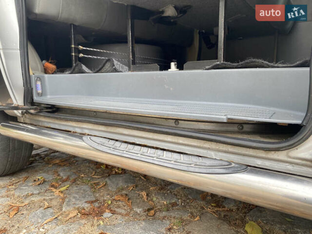 Сірий Мерседес Віто, об'ємом двигуна 2.15 л та пробігом 400 тис. км за 10300 $, фото 16 на Automoto.ua