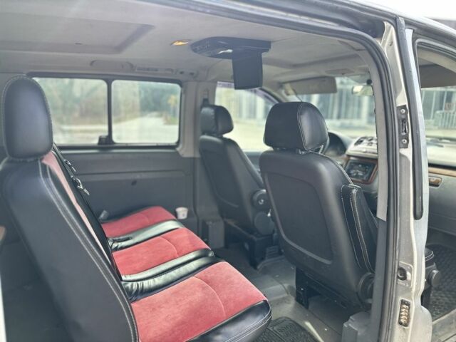 Серый Мерседес Вито, объемом двигателя 2.2 л и пробегом 268 тыс. км за 4500 $, фото 6 на Automoto.ua