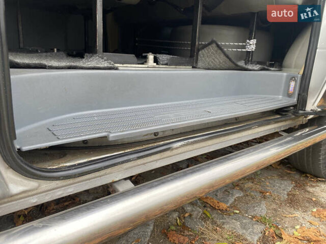 Сірий Мерседес Віто, об'ємом двигуна 2.15 л та пробігом 400 тис. км за 10300 $, фото 15 на Automoto.ua