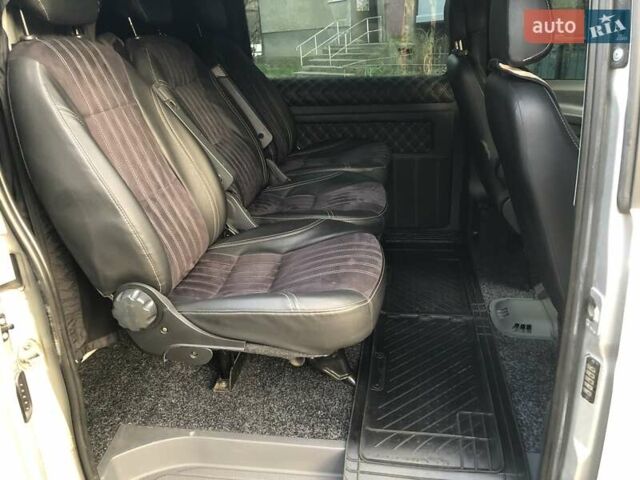 Серый Мерседес Вито, объемом двигателя 2.15 л и пробегом 265 тыс. км за 8700 $, фото 2 на Automoto.ua