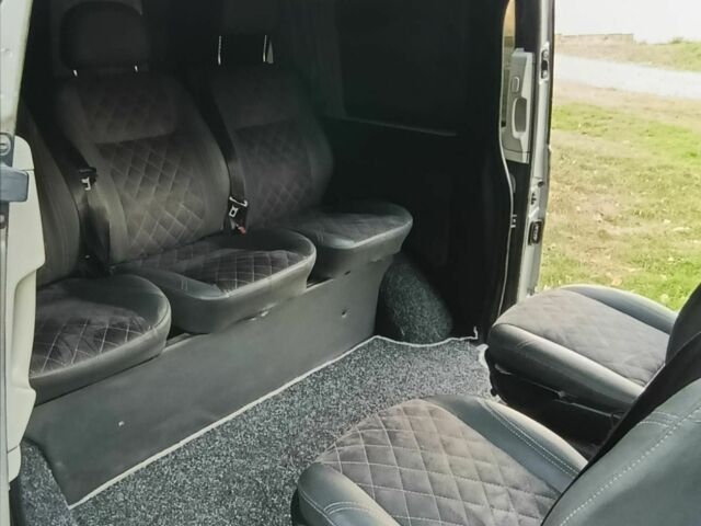 Серый Мерседес Вито, объемом двигателя 2.1 л и пробегом 335 тыс. км за 8300 $, фото 9 на Automoto.ua