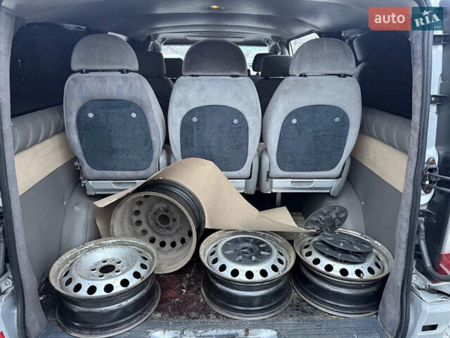 Серый Мерседес Вито, объемом двигателя 2.15 л и пробегом 580 тыс. км за 9550 $, фото 12 на Automoto.ua