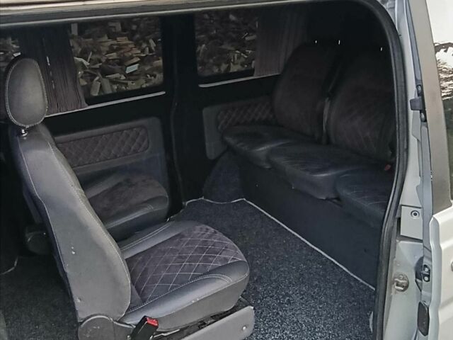 Серый Мерседес Вито, объемом двигателя 2.1 л и пробегом 335 тыс. км за 8300 $, фото 7 на Automoto.ua