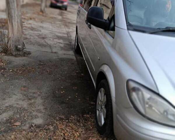 Сірий Мерседес Віто, об'ємом двигуна 2.15 л та пробігом 315 тис. км за 7500 $, фото 1 на Automoto.ua