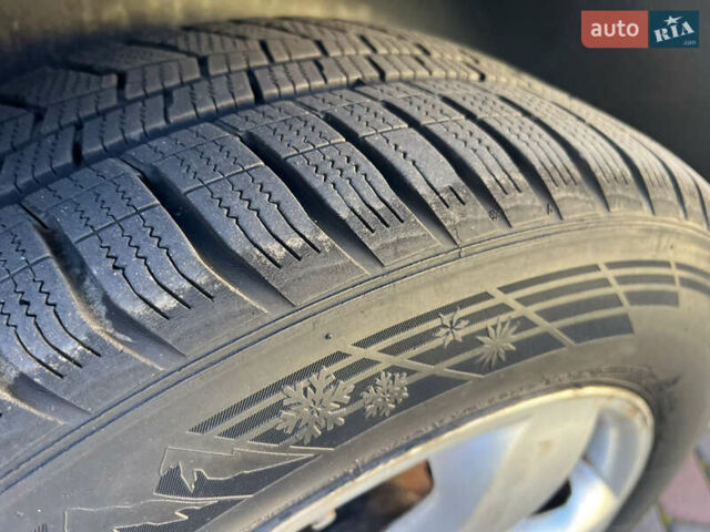 Серый Мерседес Вито, объемом двигателя 2.15 л и пробегом 365 тыс. км за 6550 $, фото 16 на Automoto.ua