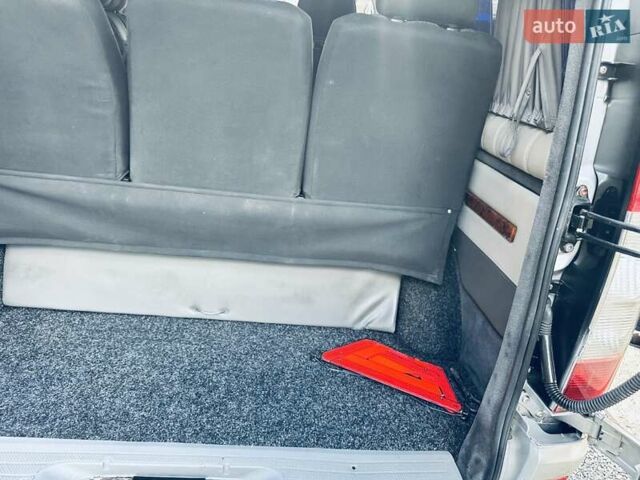 Серый Мерседес Вито, объемом двигателя 2.2 л и пробегом 263 тыс. км за 6300 $, фото 10 на Automoto.ua