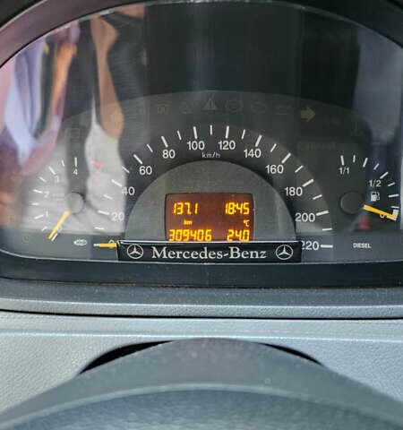 Сірий Мерседес Віто, об'ємом двигуна 2.2 л та пробігом 275 тис. км за 7900 $, фото 6 на Automoto.ua