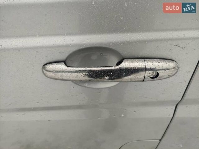 Сірий Мерседес Віто, об'ємом двигуна 2.15 л та пробігом 222 тис. км за 14750 $, фото 4 на Automoto.ua