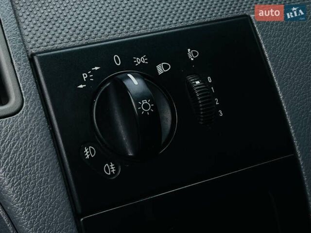 Серый Мерседес Вито, объемом двигателя 2.15 л и пробегом 518 тыс. км за 8200 $, фото 20 на Automoto.ua