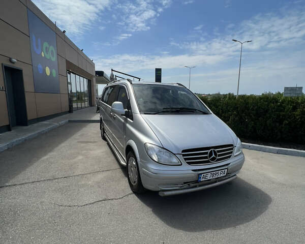 Серый Мерседес Вито, объемом двигателя 2.2 л и пробегом 340 тыс. км за 8900 $, фото 4 на Automoto.ua