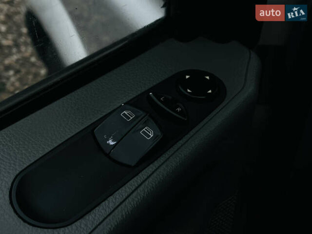 Серый Мерседес Вито, объемом двигателя 2.15 л и пробегом 518 тыс. км за 8200 $, фото 11 на Automoto.ua