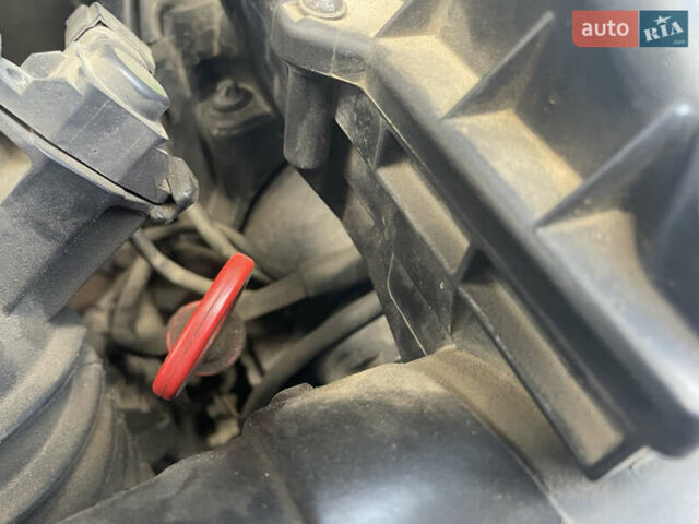 Серый Мерседес Вито, объемом двигателя 2.2 л и пробегом 394 тыс. км за 11200 $, фото 12 на Automoto.ua