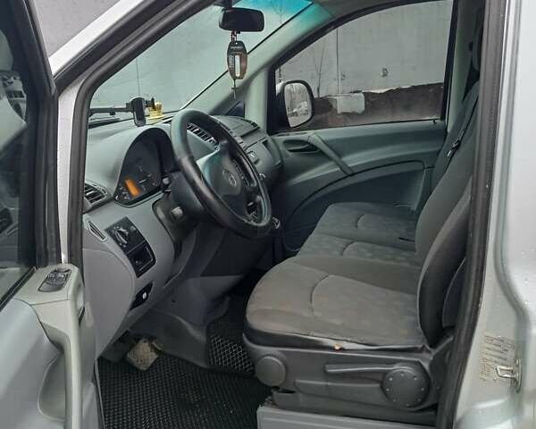 Серый Мерседес Вито, объемом двигателя 2.99 л и пробегом 496 тыс. км за 10000 $, фото 6 на Automoto.ua