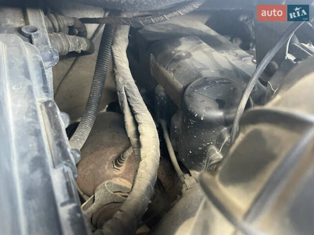 Серый Мерседес Вито, объемом двигателя 2.2 л и пробегом 394 тыс. км за 11200 $, фото 11 на Automoto.ua