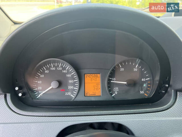 Серый Мерседес Вито, объемом двигателя 2.2 л и пробегом 340 тыс. км за 8900 $, фото 7 на Automoto.ua