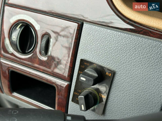 Серый Мерседес Вито, объемом двигателя 2.15 л и пробегом 280 тыс. км за 10999 $, фото 26 на Automoto.ua