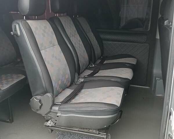 Серый Мерседес Вито, объемом двигателя 2.99 л и пробегом 496 тыс. км за 10000 $, фото 5 на Automoto.ua