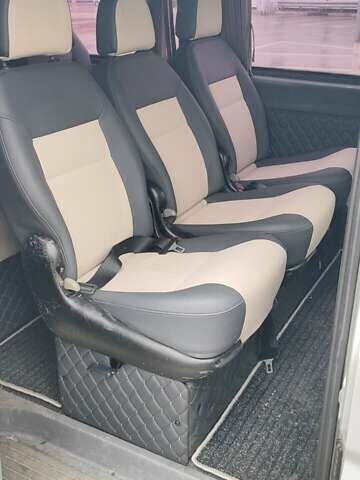 Серый Мерседес Вито, объемом двигателя 2.15 л и пробегом 367 тыс. км за 11500 $, фото 13 на Automoto.ua