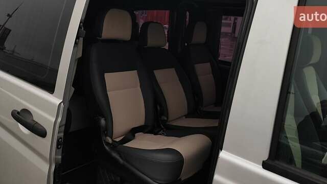 Серый Мерседес Вито, объемом двигателя 2.15 л и пробегом 367 тыс. км за 11500 $, фото 11 на Automoto.ua