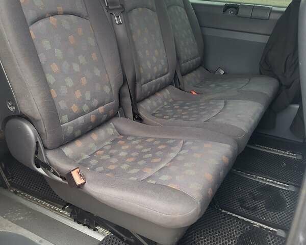 Серый Мерседес Вито, объемом двигателя 2.15 л и пробегом 360 тыс. км за 11200 $, фото 3 на Automoto.ua