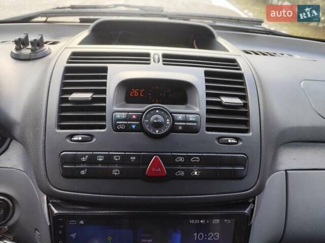 Серый Мерседес Вито, объемом двигателя 2.15 л и пробегом 356 тыс. км за 10800 $, фото 34 на Automoto.ua