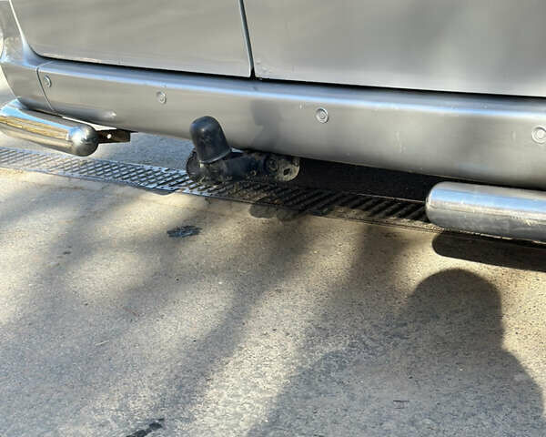 Серый Мерседес Вито, объемом двигателя 2.15 л и пробегом 600 тыс. км за 9200 $, фото 14 на Automoto.ua