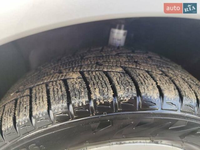 Серый Мерседес Вито, объемом двигателя 2.15 л и пробегом 356 тыс. км за 10800 $, фото 29 на Automoto.ua