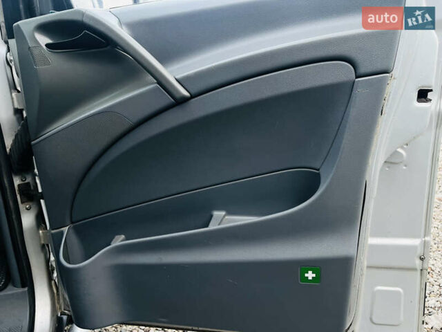 Серый Мерседес Вито, объемом двигателя 2.15 л и пробегом 518 тыс. км за 8200 $, фото 19 на Automoto.ua
