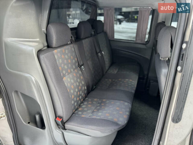 Серый Мерседес Вито, объемом двигателя 2.15 л и пробегом 448 тыс. км за 10500 $, фото 17 на Automoto.ua