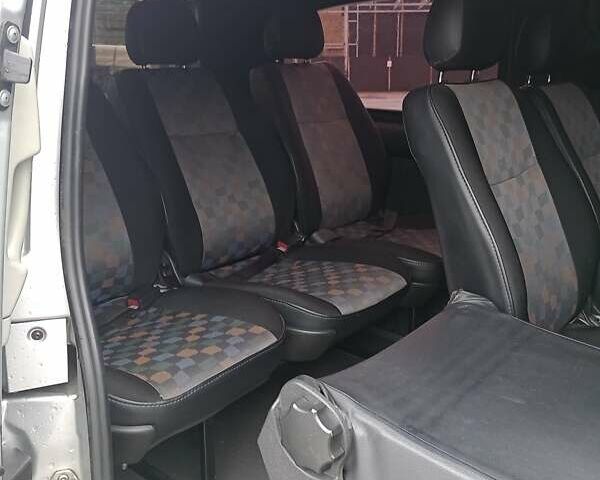 Серый Мерседес Вито, объемом двигателя 2.99 л и пробегом 496 тыс. км за 10000 $, фото 4 на Automoto.ua