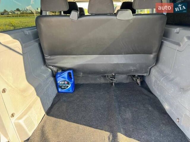 Серый Мерседес Вито, объемом двигателя 2.2 л и пробегом 208 тыс. км за 9500 $, фото 11 на Automoto.ua