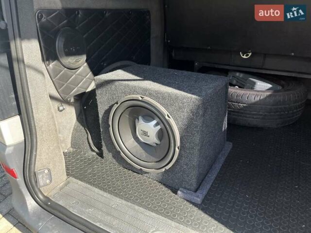 Серый Мерседес Вито, объемом двигателя 2.15 л и пробегом 288 тыс. км за 11500 $, фото 34 на Automoto.ua