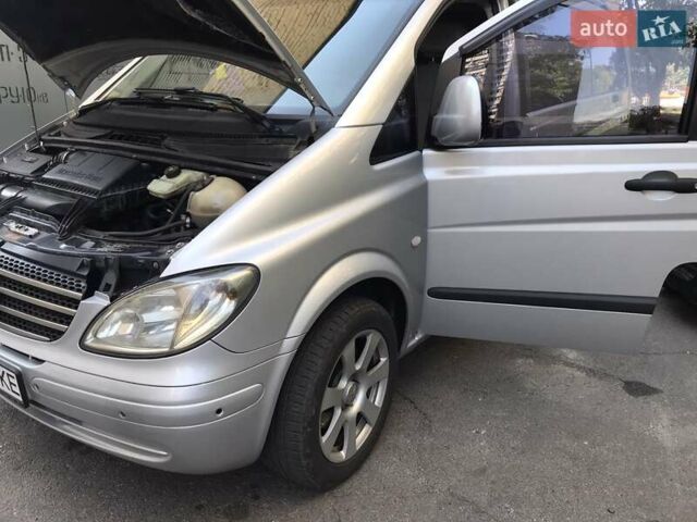 Серый Мерседес Вито, объемом двигателя 2.15 л и пробегом 370 тыс. км за 10800 $, фото 1 на Automoto.ua